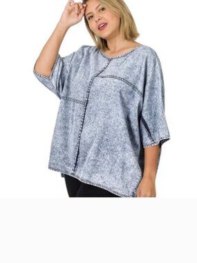 Zenana Outfitters Light Blue Denim-Look Top Size Large